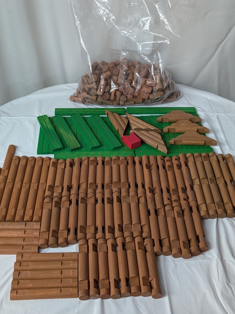 Lincoln Logs Bulk Lot Of 275 Pieces Vintage Wooden Building Set